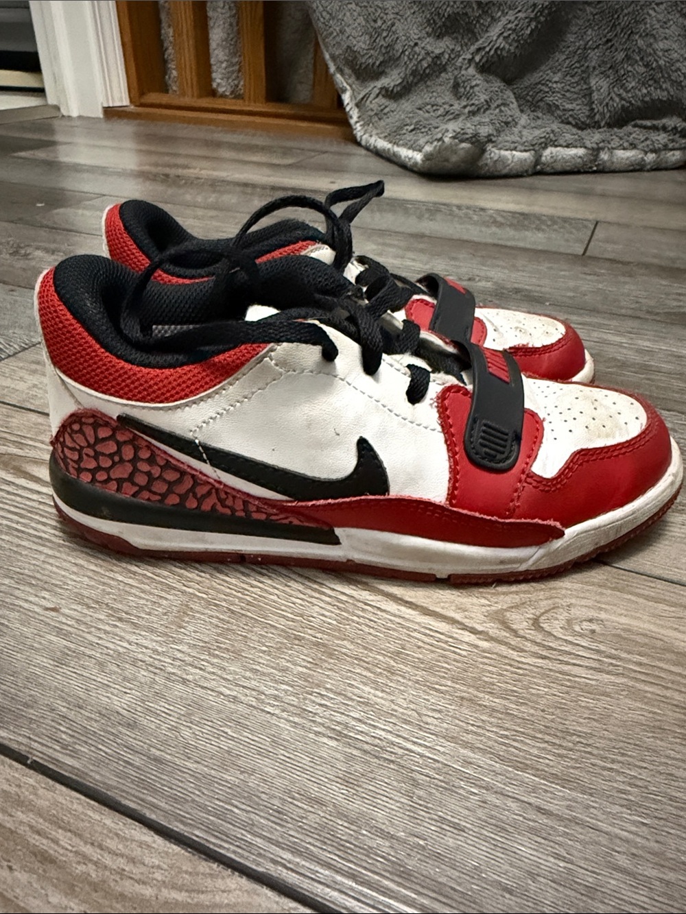 Nike Kids White, Red, and Black Low-Top Sneakers